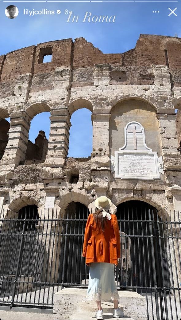 Звезда Эмили в Париже &quot;покорила&quot; Рим в нежном образе (фото)